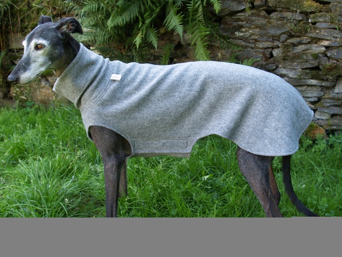 Walk-Pulli in Grösse XL, Maße des Hundes: Rückenhöhe: 70cm, Rückenlänge: 70cm, Brustumfang: 79cm, Bauchumfang: 50cm