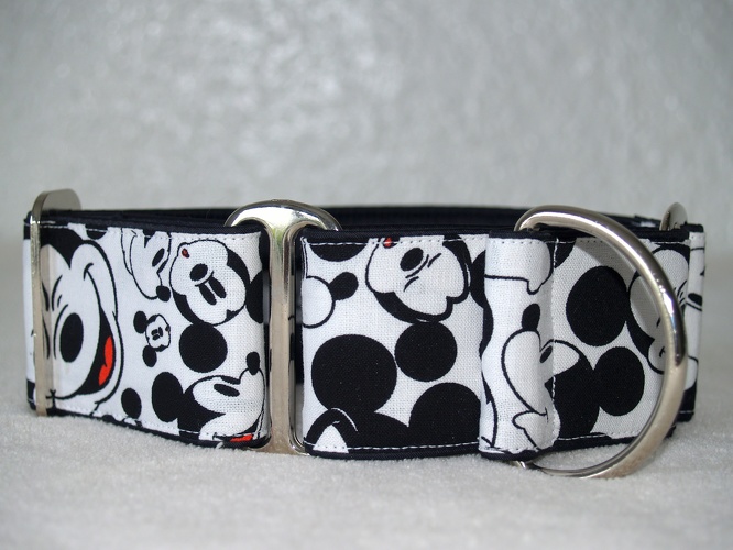 Martingal gepolstert, Modell "Mickey", Breite: 5cm, maximaler Kopfumfang: 44cm, Bestell-Nr.: CM-G5-16, Preis: 37,00€