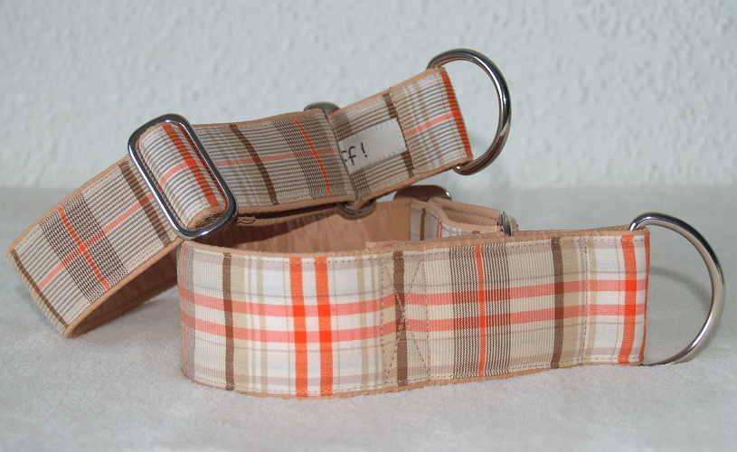 Modell "Beige-Orange-Braun kariert"
