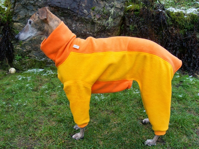Modell: "Bibo", Fleece: Dunkel-Gelb und Orange, Bündchen: Gelb/Orange