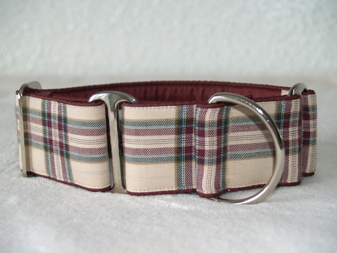 Martingal gepolstert, Modell "Schottenkaro Beige-Bordeaux", Breite: 5cm, maximaler Kopfumfang: 45cm, Bestell-Nr.: SM-G5-30, Preis: 37,00€