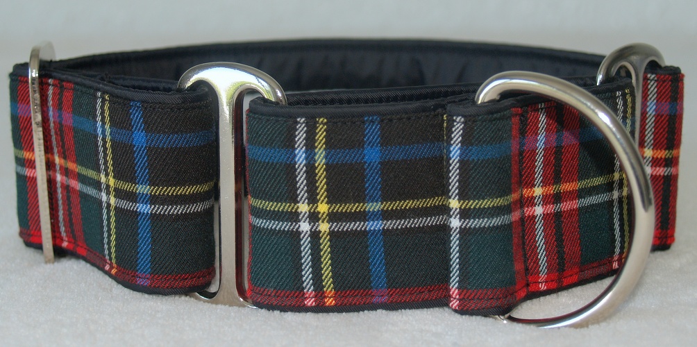Martingal gepolstert, Modell "Schottenkaro Schwarz", Breite: 5cm, maximaler Kopfumfang: 45cm, Bestell-Nr.: SM-G5-1, Preis: 37,00€
