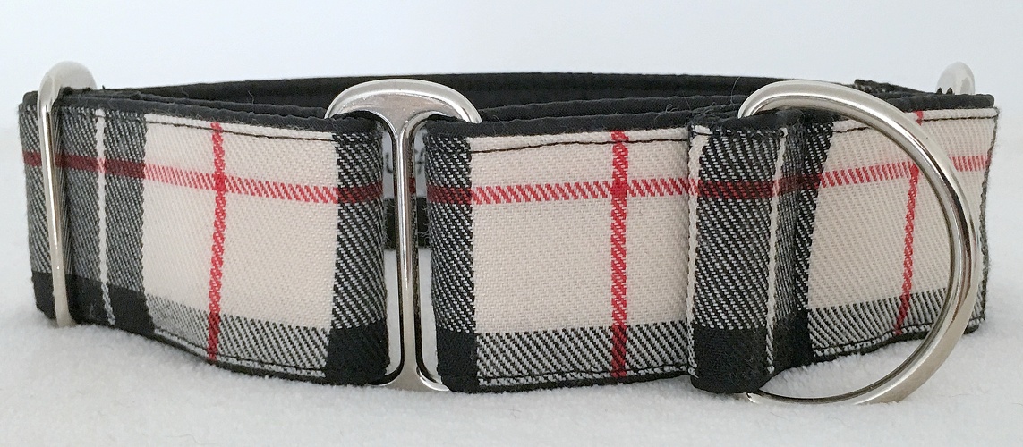 Martingal gepolstert, Modell "Schottenkaro Hellbeige-Schwarz", Breite: 4cm, maximaler Kopfumfang: 45cm, Bestell-Nr.: SM-G4-34, Preis: 34,50€