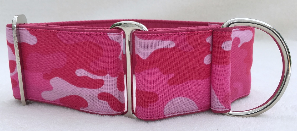 Martingal gepolstert, Modell "Camouflage Pink", Breite: 5cm, maximaler Kopfumfang: 45cm, Bestell-Nr.: M-P 26, Preis: 37,00€