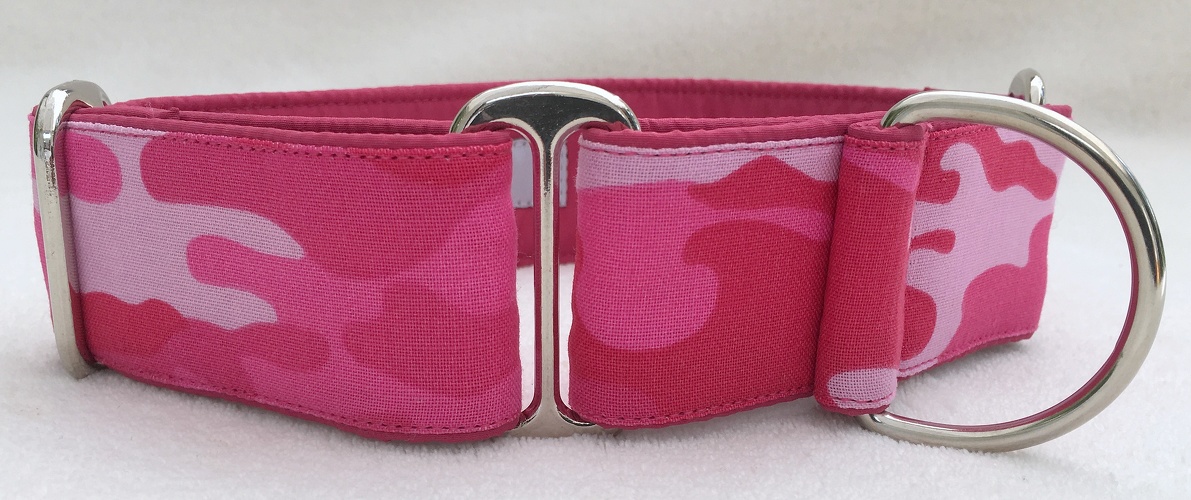 Martingal gepolstert, Modell "Camouflage Pink", Breite: 4cm, maximaler Kopfumfang: 45cm, Bestell-Nr.: M-P 25, Preis: 34,50€