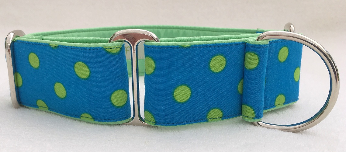 Martingal gepolstert, Modell "Türkis/Lemon Punkte", Breite: 4cm, maximaler Kopfumfang: 45cm, Bestell-Nr.: M-BL34, Preis: 34,50€