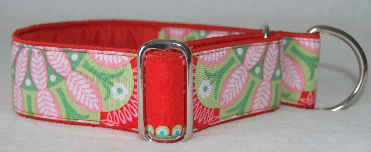 Martingal-Zugstopp gepolstert,Modell "Kaleidoskop Rot",Breite: 4cm.Bestell-Nr.: MZ-R22Preis: 29,50€