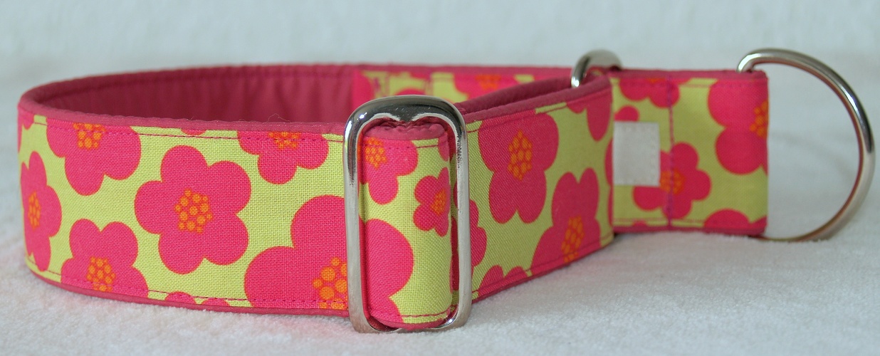 Martingal-Zugstopp gepolstert, Modell "Streublumen Pink", Breite: 4cm, Bestell-Nr.: MZ-P 19, Preis: 29,50€
