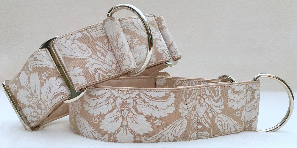 Modell "Beige-Weiß floral"