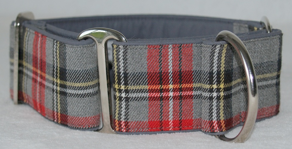 Martingal gepolstert, Modell "Schottenkaro Grau", Breite: 5cm, maximaler Kopfumfang: 45cm, Bestell-Nr.: SM-G5-3, Preis: 37,00€