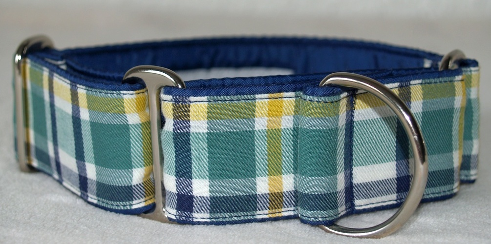 Martingal gepolstert, Modell "Schottenkaro Blau-Grün", Breite: 4cm, maximaler Kopfumfang: 45cm, Bestell-Nr.: SM-G4-28, Preis: 34,50€