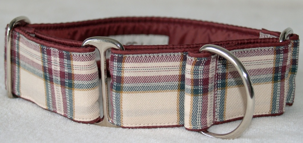 Martingal gepolstert, Modell "Schottenkaro Beige-Bordeaux", Breite: 4cm, maximaler Kopfumfang: 45cm, Bestell-Nr.: SM-G4-30, Preis: 34,50€