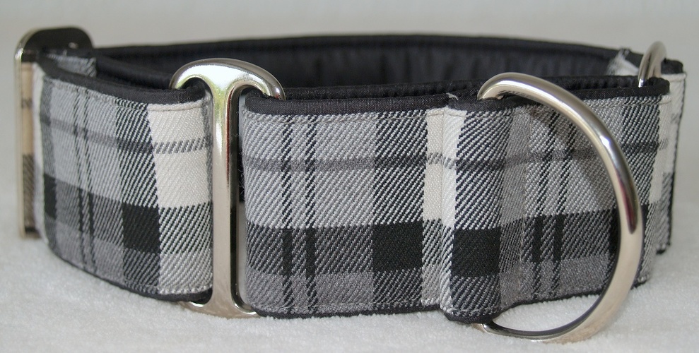 Martingal gepolstert, Modell "Schottenkaro Schwarz-Grau", Breite: 5cm, maximaler Kopfumfang: 45cm, Bestell-Nr.: SM-G5-2, Preis: 37,00€