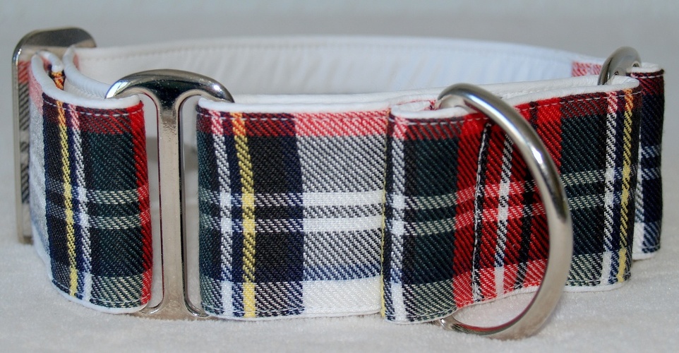 Martingal gepolstert, Modell "Schottenkaro Weiss", Breite: 5cm, maximaler Kopfumfang: 45cm, Bestell-Nr.: SM-G5-10, Preis: 37,00€