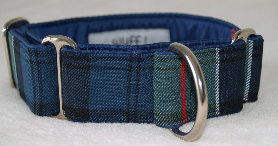 Martingal gepolstert, Modell "Tartan-Colquhoun", Breite: 4cm, maximaler Kopfumfang: 45cm, Bestell-Nr.: SM-G4-17, Preis: 34,50€