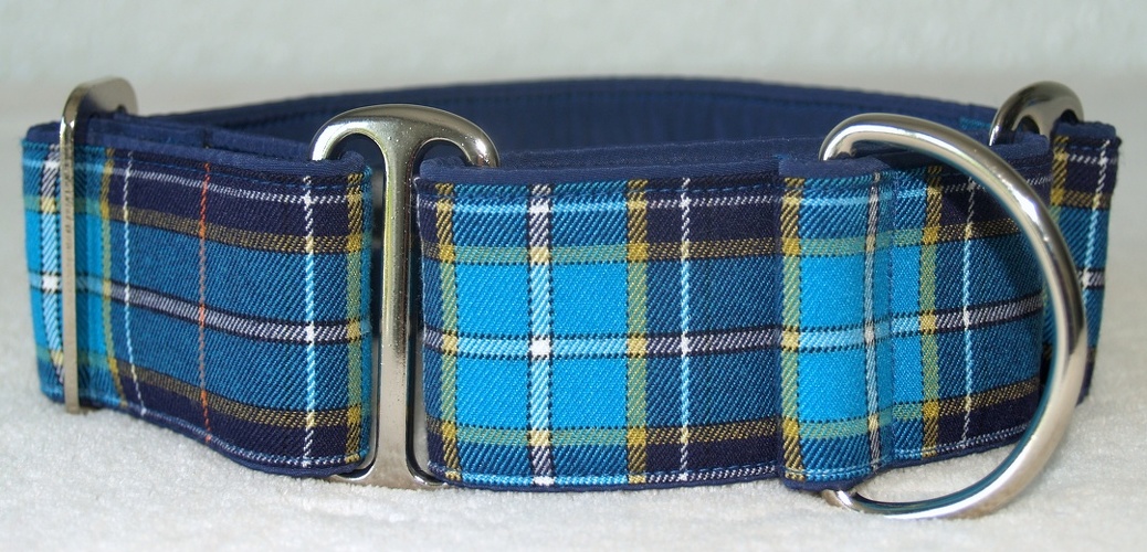 Martingal gepolstert, Modell "Schottenkaro Blau-Türkis", Breite: 5cm, maximaler Kopfumfang: 45cm, Bestell-Nr.: SM-G5-24, Preis: 37,00€