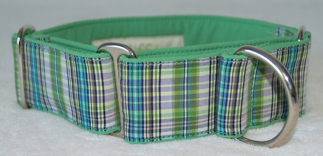 Martingal gepolstert, Modell "Grün kleinkariert", Breite: 4cm, maximaler Kopfumfang: 45cm, Bestell-Nr.: M-GR3, Preis: 34,50€