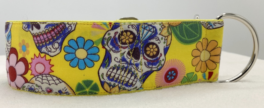 Martingal-Zugstopp gepolstert, Modell "Mexican Flower Skulls Gelb", Breite: 5cm, Bestell-Nr.: CMZ-G5-36, Preis: 32,00€