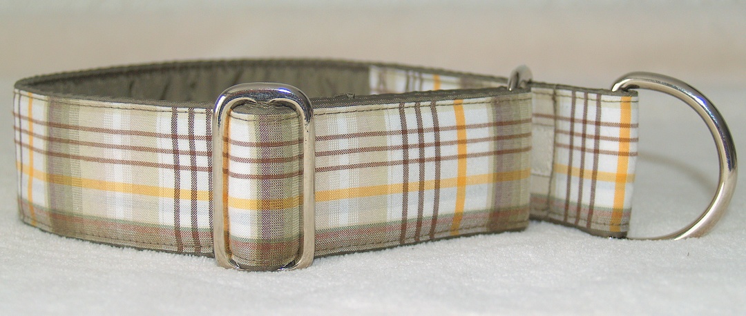 Martingal-Zugstopp gepolstert, Modell "Olive-Grün kariert",  Breite: 4cm. Bestell-Nr.: MZ-GR 10 Preis: 29,50€