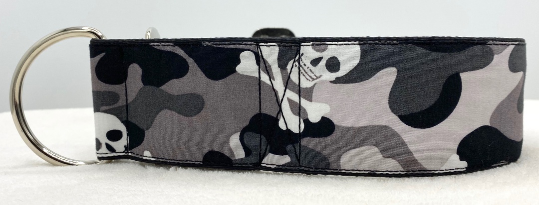 Martingal-Zugstopp gepolstert, Modell "Camouflage-Skulls Schwarz ", Breite: 5cm, Bestell-Nr.: MZ-S 64, Preis: 32,00€