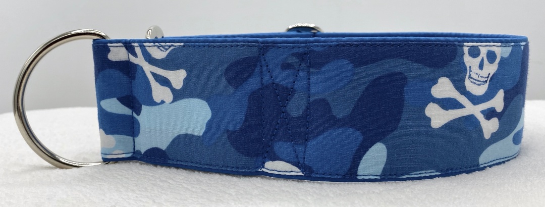 Martingal-Zugstopp gepolstert, Modell "Camouflage-Skulls Blau ", Breite: 5cm, Bestell-Nr.: MZ-BL73, Preis: 32,00€