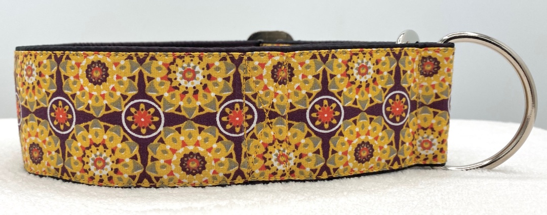 Martingal-Zugstopp gepolstert, Modell "Kaleidoskop Senfgelb-Aubergine", Breite: 5cm, Bestell-Nr.: MZ-GE 25, Preis: 32,00€