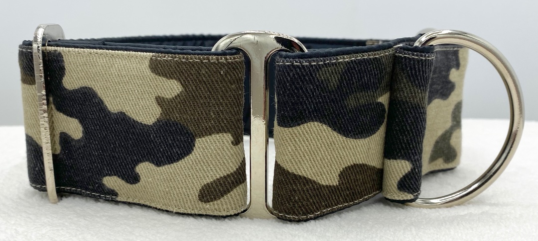 Martingal gepolstert, Modell "Jeans-Camouflage", Breite: 5cm, maximaler Kopfumfang: 45cm, Bestell-Nr.: M-BE 21, Preis: 37,00€